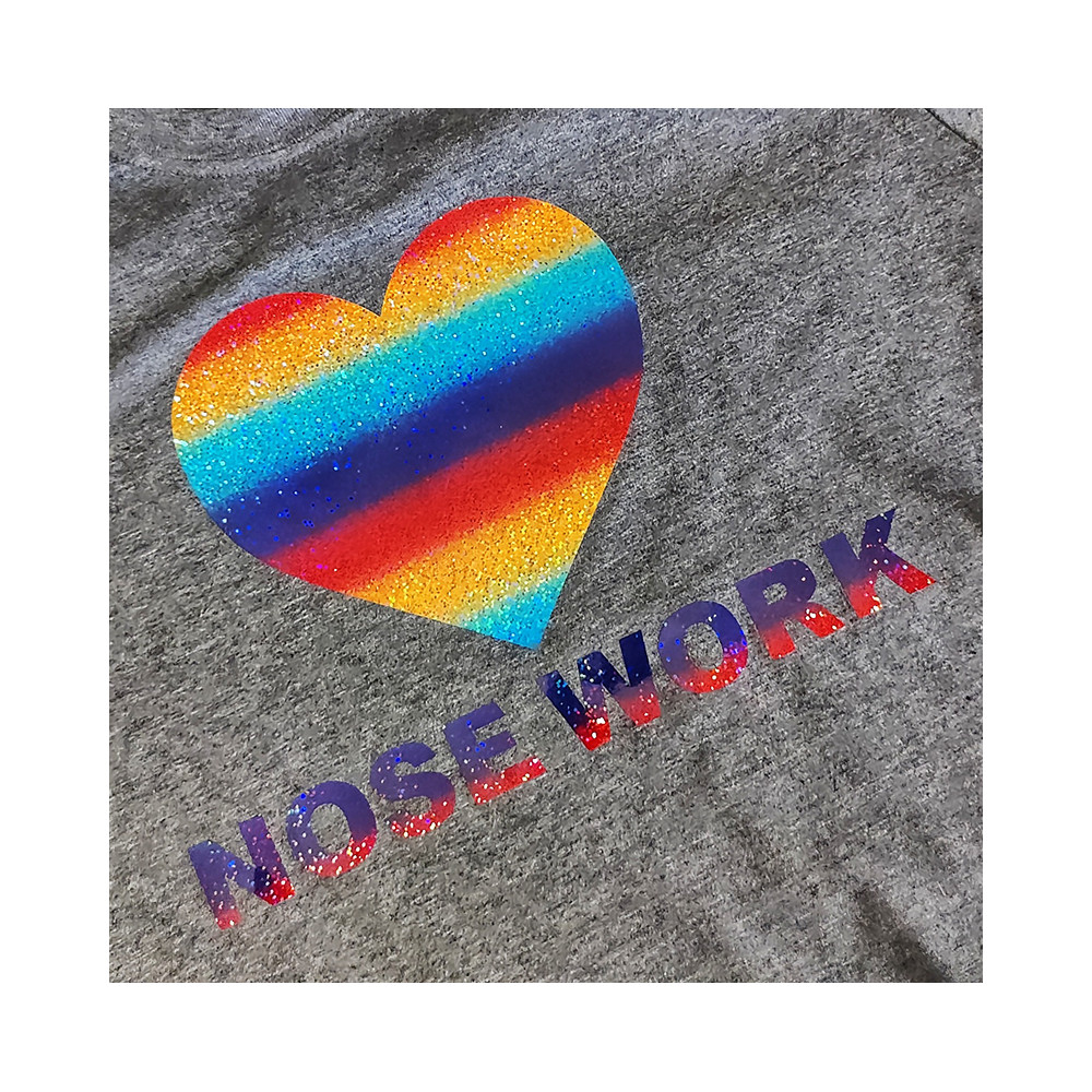 T-shirt med Love - RAINBOW EDITION